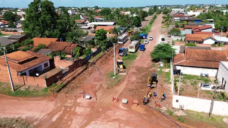 Foto 4 da matéria: 8 mil imóveis atendidos, 40 km de rede e liderança estadual: Aldo Júlio cobra, investe e transforma o saneamento em Rolim de Moura