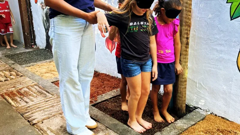 Foto 2 da matéria: Ecoporé retoma atividades do Jardim Sensorial com novidades e conexões entre crianças e a natureza