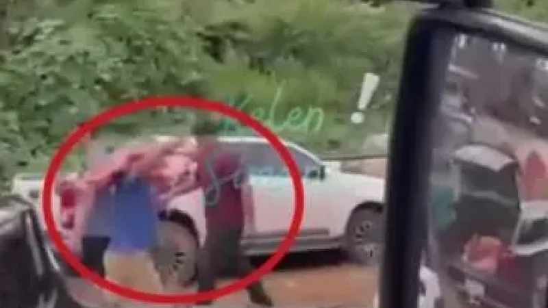 Foto 2 da matéria: Impressionante: Após tombar em rodovia de Mato Grosso, caminhão de empresa de Vilhena tem carga saqueada; veja vídeo