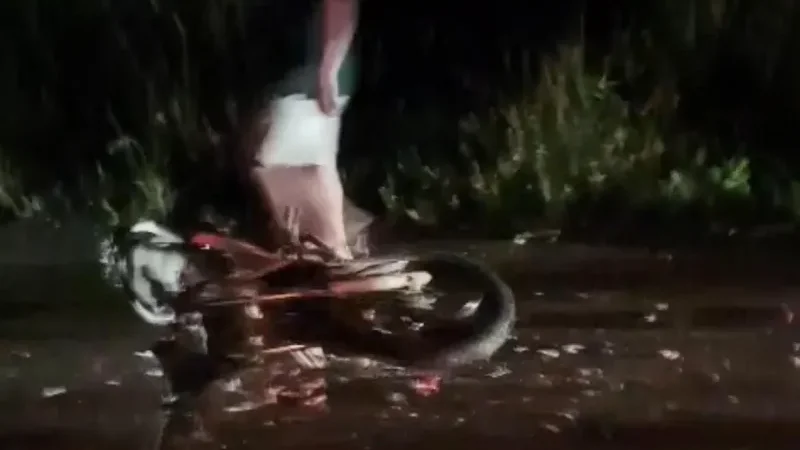 Foto 1 da matéria: Motociclista morre em colisão frontal com veículo conduzido pelo prefeito de Urupá na RO-473