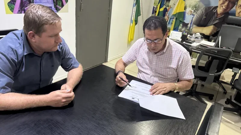 Foto 1 da matéria: Prefeito Aldo Júlio autoriza projeto histórico de drenagem que vai transformar áreas críticas de Rolim de Moura e eliminar alagamentos urbanos
