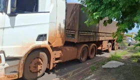 Carreta roubada é recuperada e dois suspeitos são presos em Alvorada do Oeste