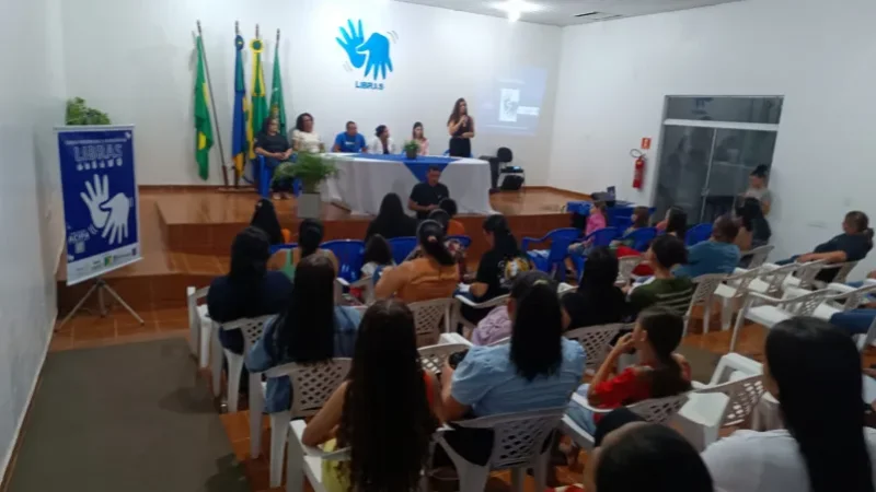 Foto 4 da matéria: Curso de Libras inicia atividades com aula inaugural em Alto Alegre dos Parecis