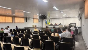 Em Sessão Extraordinária vereadores aprovam projetos do Executivo que...