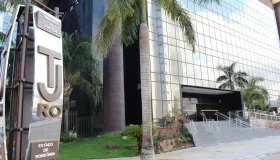 Pai é condenado a indenizar o filho após mandar matar a mãe dele em Ariquemes