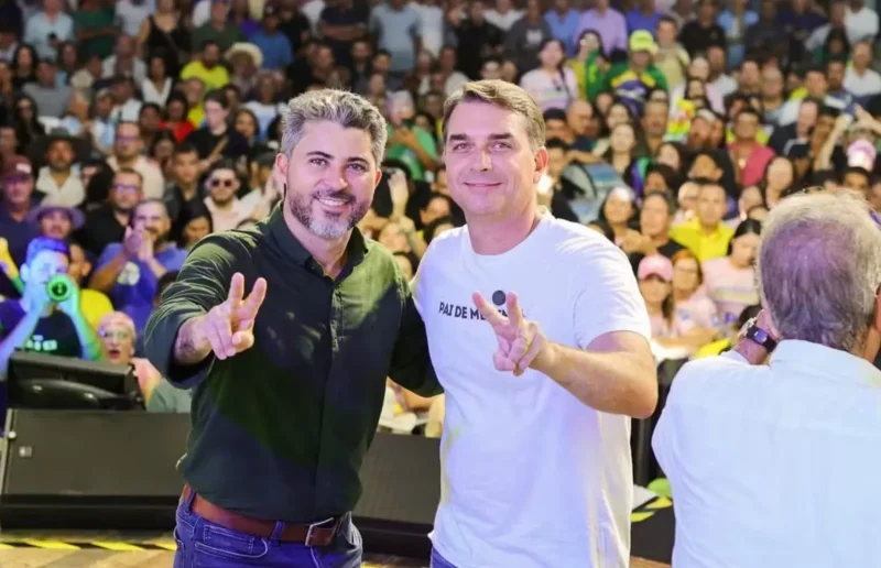 Marcos Rogério e Flávio Bolsonaro em Rondônia — Foto: Reprodução/Redes Sociais de Marcos Rogério