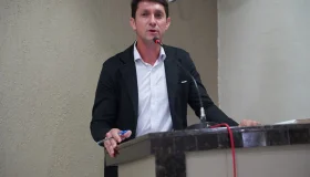 Ney assume a Prefeitura de Santa Luzia do Oeste em sessão bastante prestigiada...
