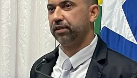 Rolim de Moura: Buscando melhorias no trânsito, vereador Edilson solicita...