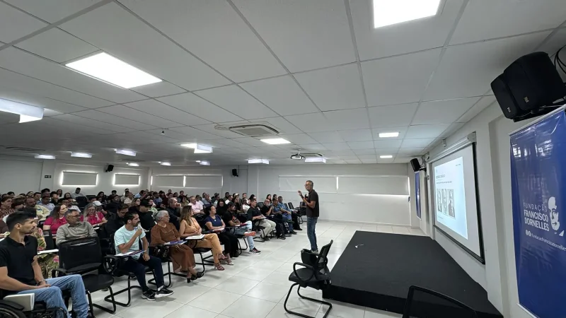 Iniciativa da pré-candidata ao Senado Sílvia Cristina, evento em Ji-Paraná teve o renomado palestrante Weliton Magela.