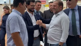 Cirone Deiró acompanha obras da nova rodoviária de Cacoal