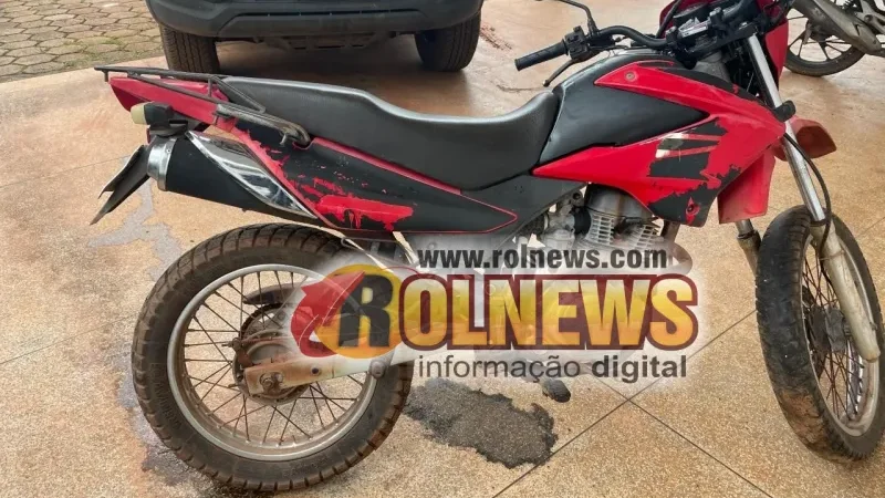Foto 2 da matéria: Dupla é presa após furtar moto, tentar assalto e usar cartão da vítima em comércios de Rolim de Moura