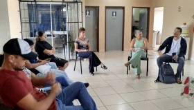 Equipe da Casa da Criança de Rolim de Moura participa de palestra sobre...