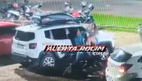 Mulher reage a tentativa de roubo, entra em luta corporal e impede criminoso de...