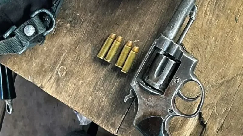 Foto 2 da matéria: Duas pessoas são presas pela PF com chifre de búfalo em operação contra crimes ambientais em São Francisco do Guaporé