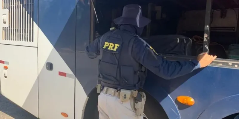 PRF em Rondônia apreende cocaína em transporte coletivo em Ji-Paraná