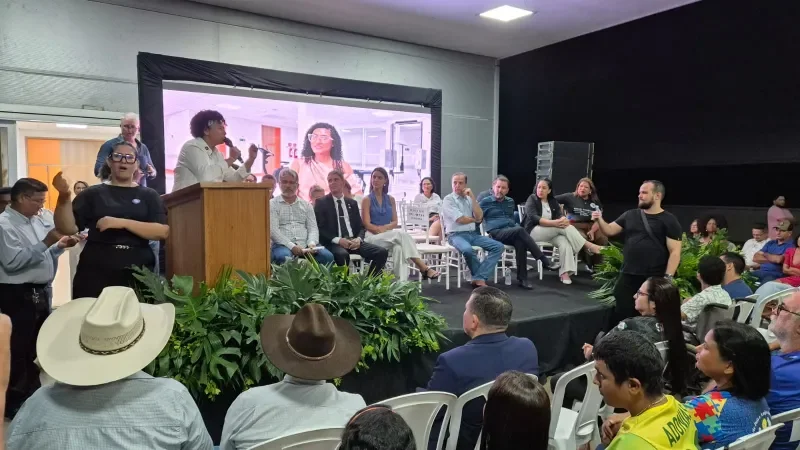 Foto 2 da matéria: Sílvia Cristina afirma que seu mandato veio para enxergar aqueles que o mundo ignorava