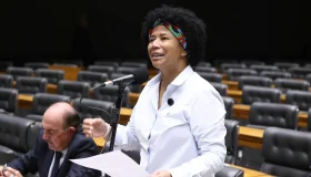 Sílvia Cristina diz que a inclusão da imunoterapia é um avanço para o...