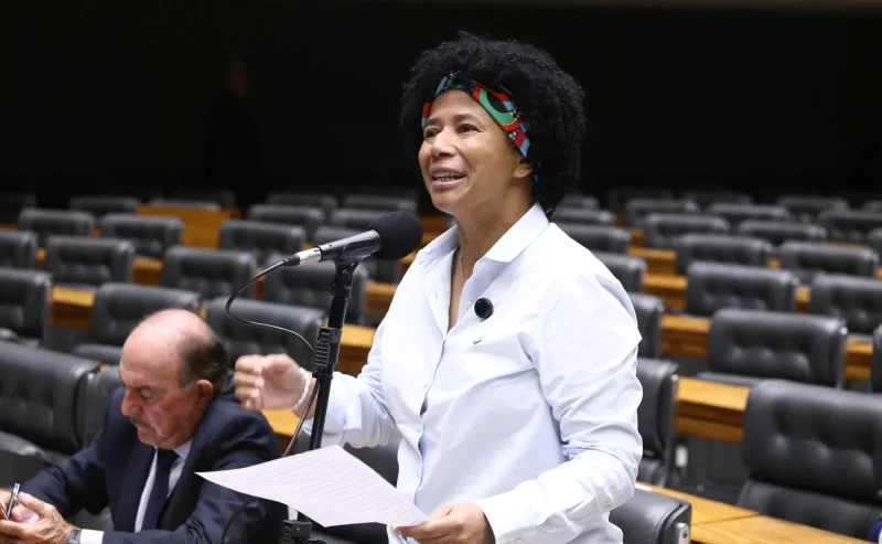 Deputada ressaltou que acesso a terapias modernas através do SUS, é uma conquista para os pacientes