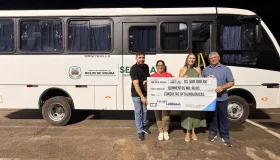 Em parceria com a deputada Gislaine Lebrinha, vereadora Janete Lins entrega um...