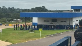 Funcionários relatam atraso de salários e possível demissão em massa em...