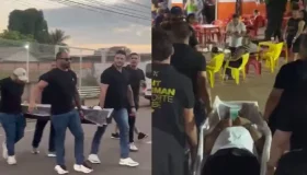 Noivo é carregado em caixão durante despedida de solteiro em Porto Velho