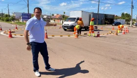 Prefeito Aldo Júlio intensifica modernização da sinalização de trânsito...