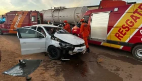 Criança em cadeirinha sai ilesa após capotamento que deixou quatro feridos na...