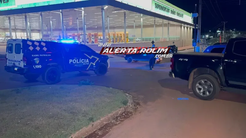 Foto 2 da matéria: Caminhonete avança preferencial e colide em viatura da Polícia Militar, em Rolim de Moura