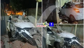 Colisão entre veículos termina com carro atingindo muro de residência em...