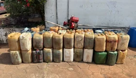 PF prende cinco pessoas e apreende 1.900 litros de combustível contrabandeado...
