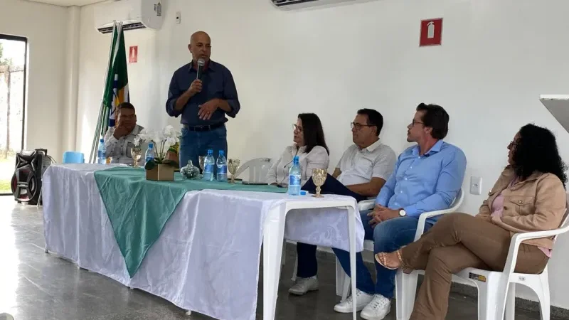 Foto 3 da matéria: Prefeito Aldo Júlio inaugura refeitório da Escola Neusa Santos e reforça investimentos na educação de Rolim de Moura