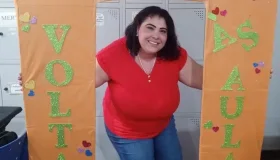 Professora é presa por engano em escola de Rondônia após erro em processo de...