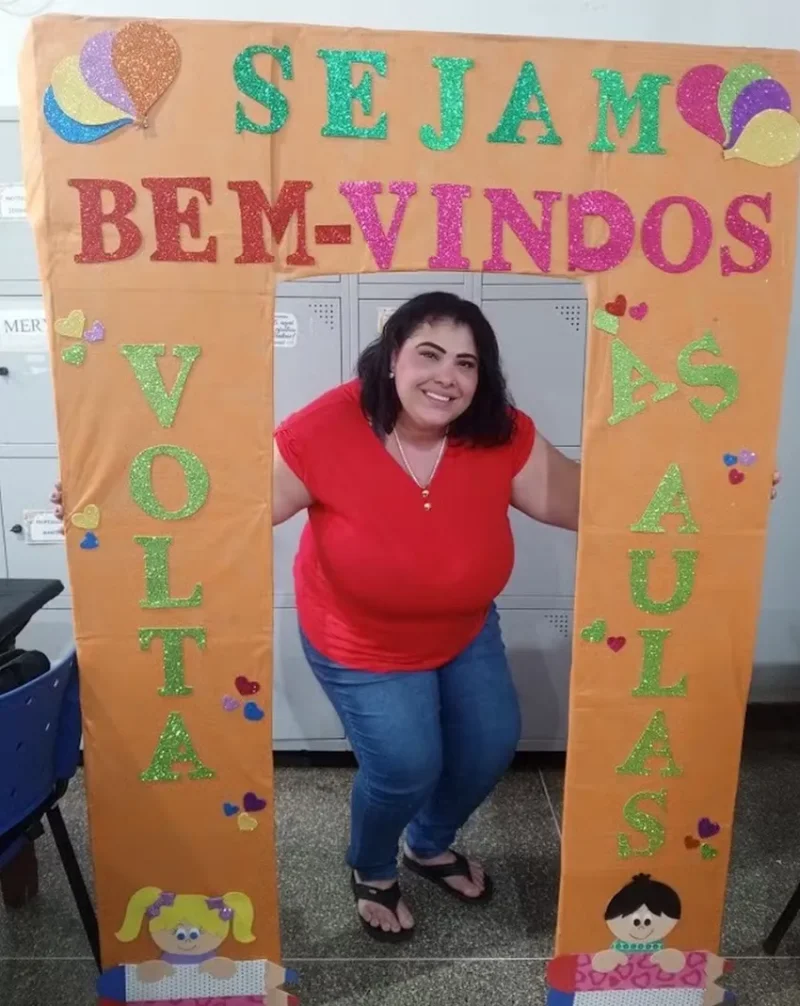 Professora é presa por engano em escola de Rondônia após erro em processo de Goiás: 'Humilhação'