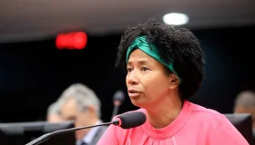 Sílvia Cristina se destaca na relatoria de projetos na Câmara dos Deputados