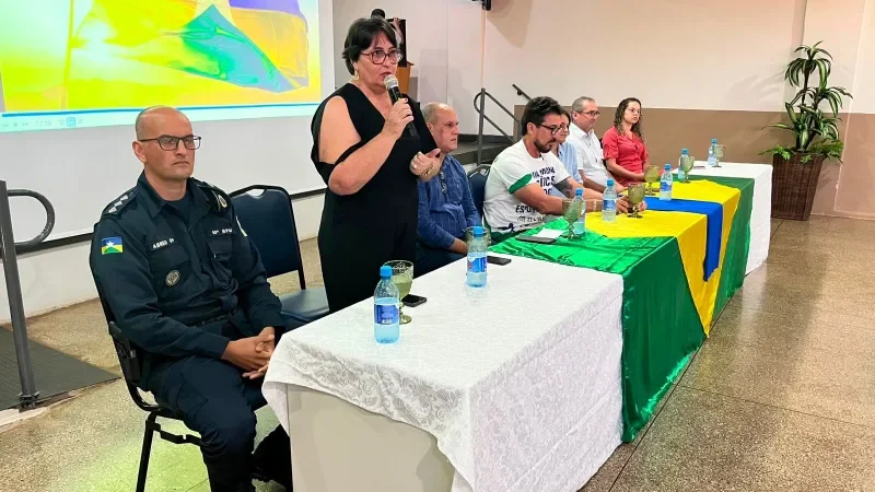 Foto 5 da matéria: Vereadora Janete Lins representa a Câmara Municipal na abertura da Semana Nacional e Estadual de Políticas sobre Drogas