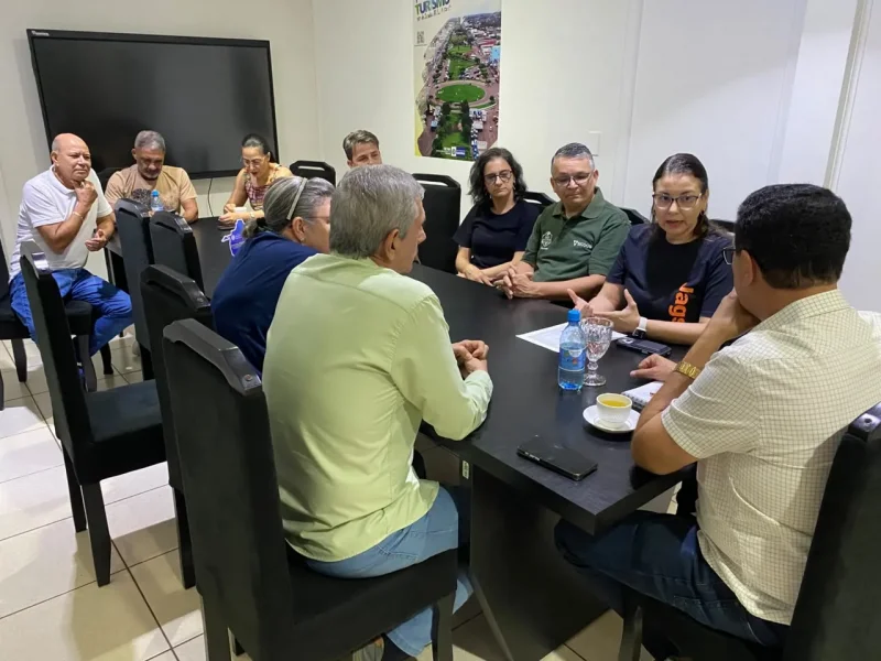 O prefeito Aldo Júlio destacou que o diálogo permanente com a classe empresarial é essencial para o desenvolvimento de Rolim de Moura e para a construção de políticas públicas voltadas ao crescimento econômico.