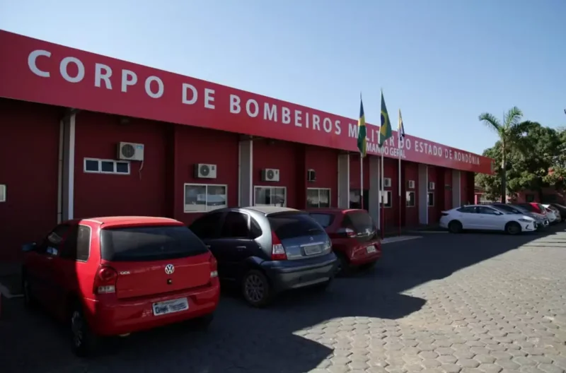 Bombeiro de folga resgata bebê dos braços da mãe em situação de risco em avenida de Porto Velho