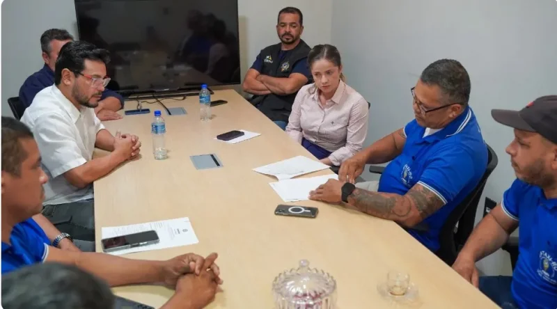Deputado Marcelo Cruz participa de reunião na AGERO para discutir demandas dos taxistas de Rondônia