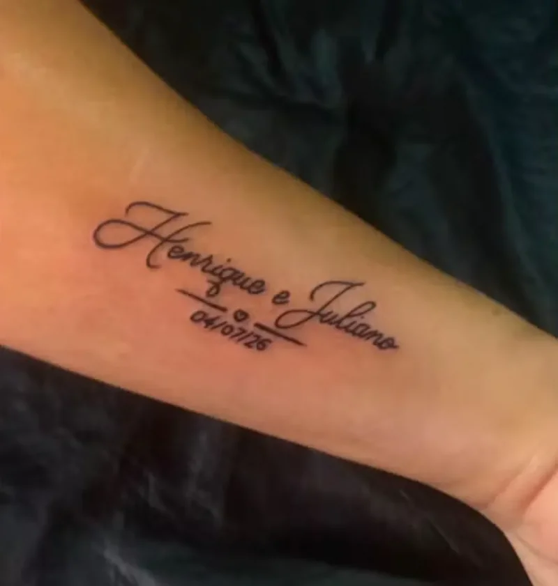Fã faz tatuagem em homenagem à dupla Henrique & Juliano horas antes de show ser cancelado em Ji-Paraná