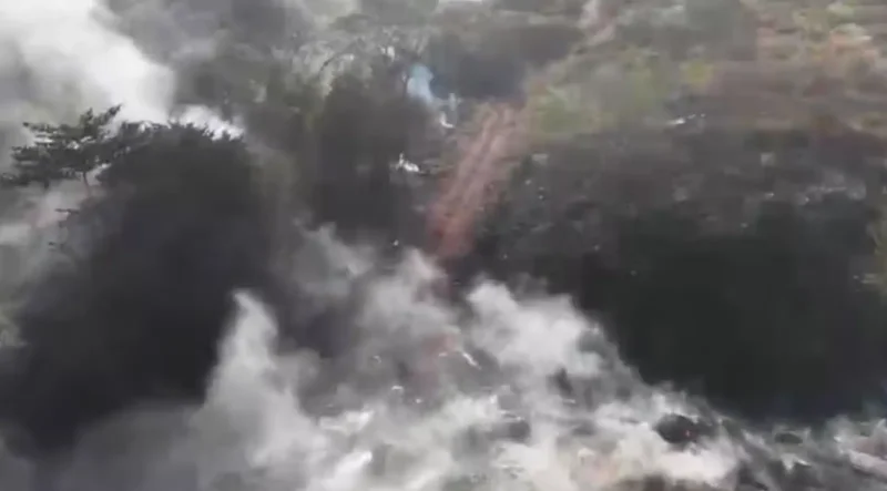 Incêndio de mais de 24 horas destrói área de armazenamento de cooperativa de reciclagem em Porto Velho