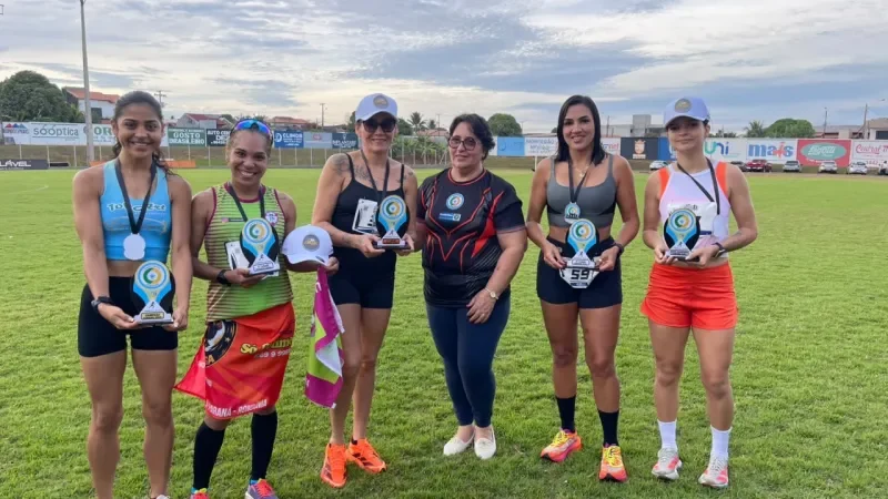 Foto 1 da matéria: Janete Lins prestigia o 1º Circuito Esportivo de Rolim de Moura e incentiva a participação feminina no esporte