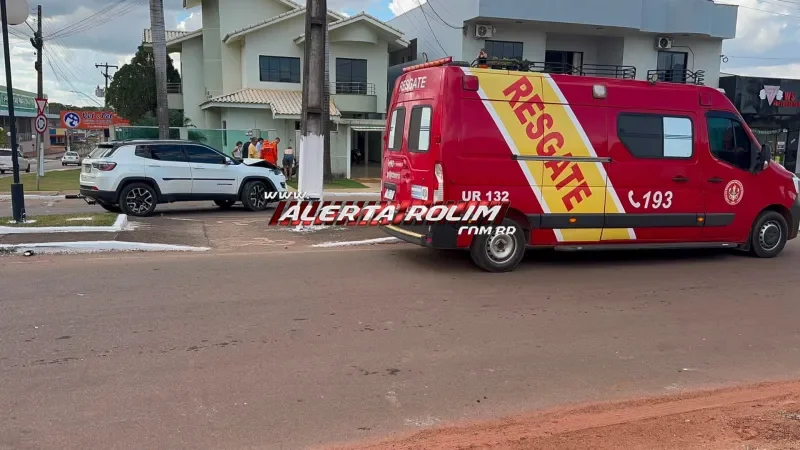 Foto 2 da matéria: Jovem de 18 anos é arremessado e sofre traumatismo craniano em acidente entre moto e carro em Rolim de Moura