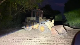 Pá carregadeira avaliada em R$ 200 mil é apreendida em Rondônia antes de ser...