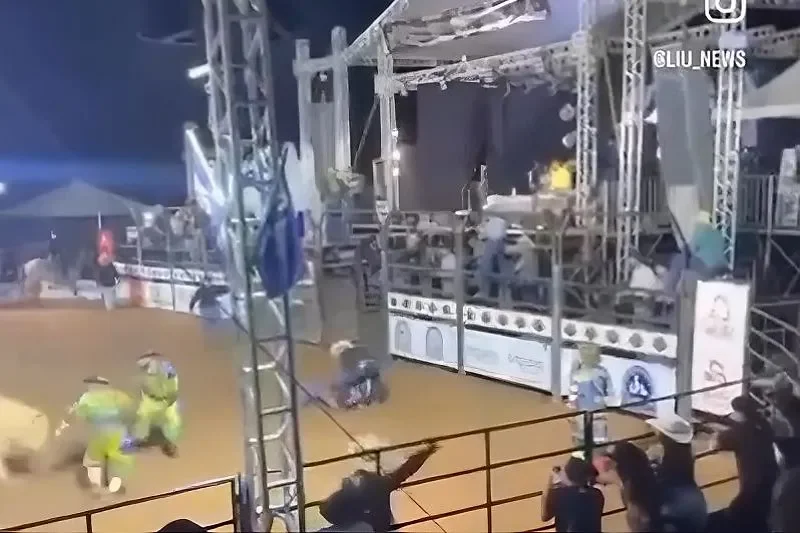 Primo de Ana Castela quebra a clavícula após cair de touro em rodeio de Cáceres, em MT