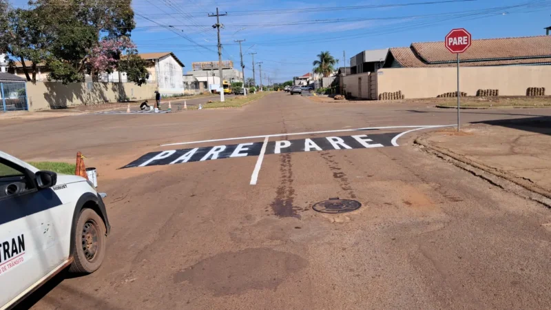 Rua Jaguaribe passa a ser preferencial em cruzamento de Rolim de Moura