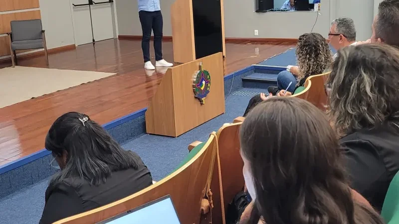 Foto 7 da matéria: Secretário de Educação de Rolim de Moura apresenta experiências exitosas em seminário promovido pelo TCE-RO