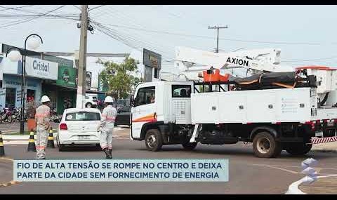 Fio de alta tensão rompe e deixa região central de Rolim de Moura sem energia