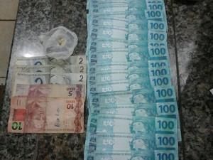 Homem é preso com quase R$ 2 mil em notas falsas, em Cacoal