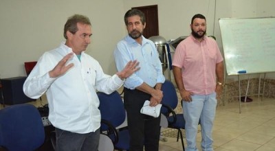 Senador Valdir Raupp e prefeito Luizão do Trento participam de reunião na  ACIRM