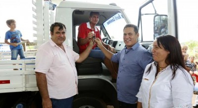Produtores rurais de São Miguel do Guaporé recebem caminhão
